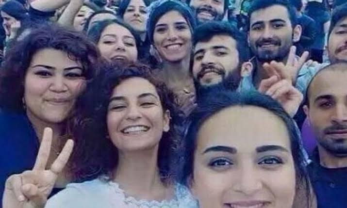 Mustafa AKGÜL.Eğitimci-Yazar. Ellerinde Oyuncakları,Dudaklarında Gülümsemeleriyle Öldürüldüler!!!