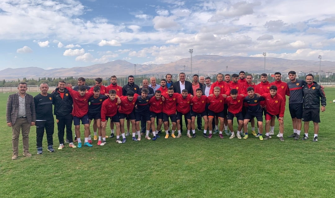 Gürer: Niğde Anadolu FK kulubünü ziyaret etti